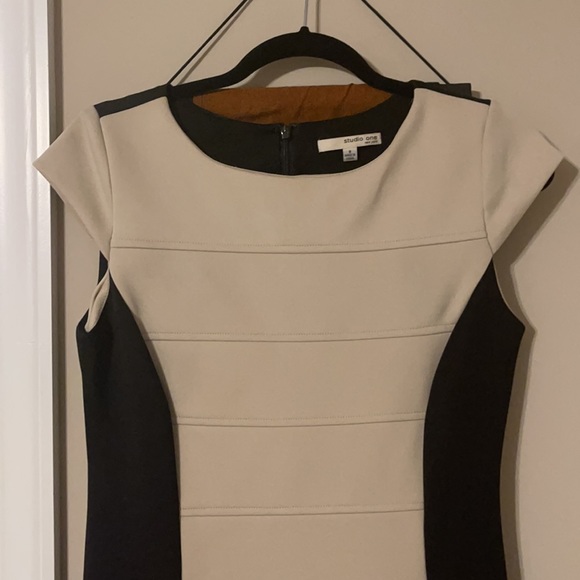 Cap sleeve Dress Black and Tan - Picture 2 of 3